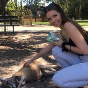 Meet your Posher, Veronika